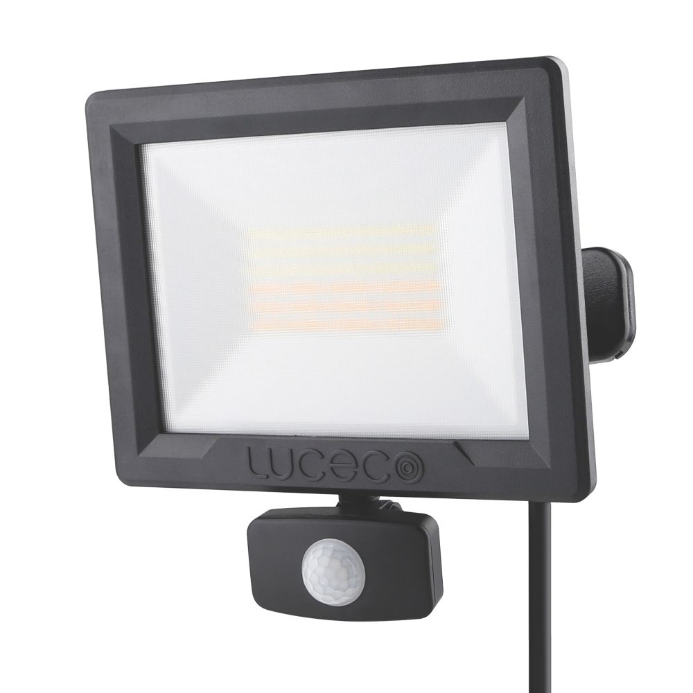 Projecteur LED extérieur noir Luceco Essence avec détecteur 4000K IP65 3000lm