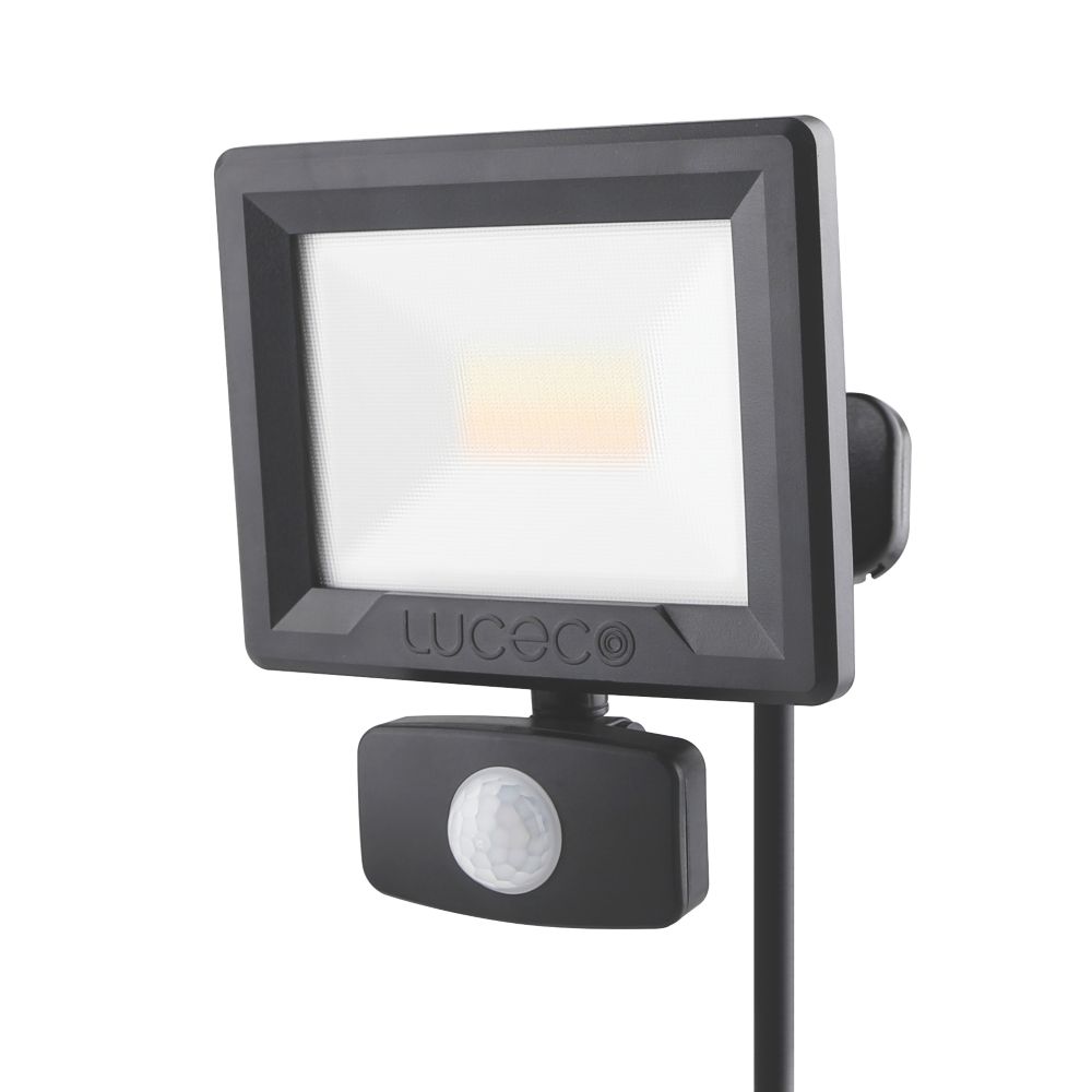 Projecteur LED extérieur noir Luceco Essence avec détecteur 4000K IP65 2000lm 