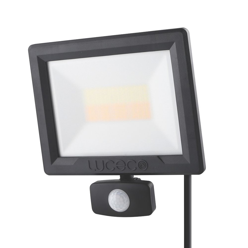 Projecteur LED extérieur noir Luceco Essence avec détecteur 4000K IP65 5000lm 